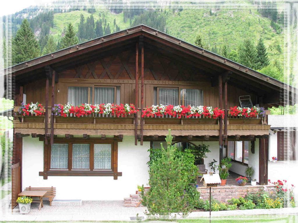 Landhaus Krinnenspitze Nesselwängle Exterior foto